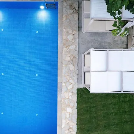 Villa Pinelopi *