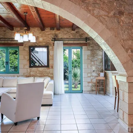 Pinelopi Villa